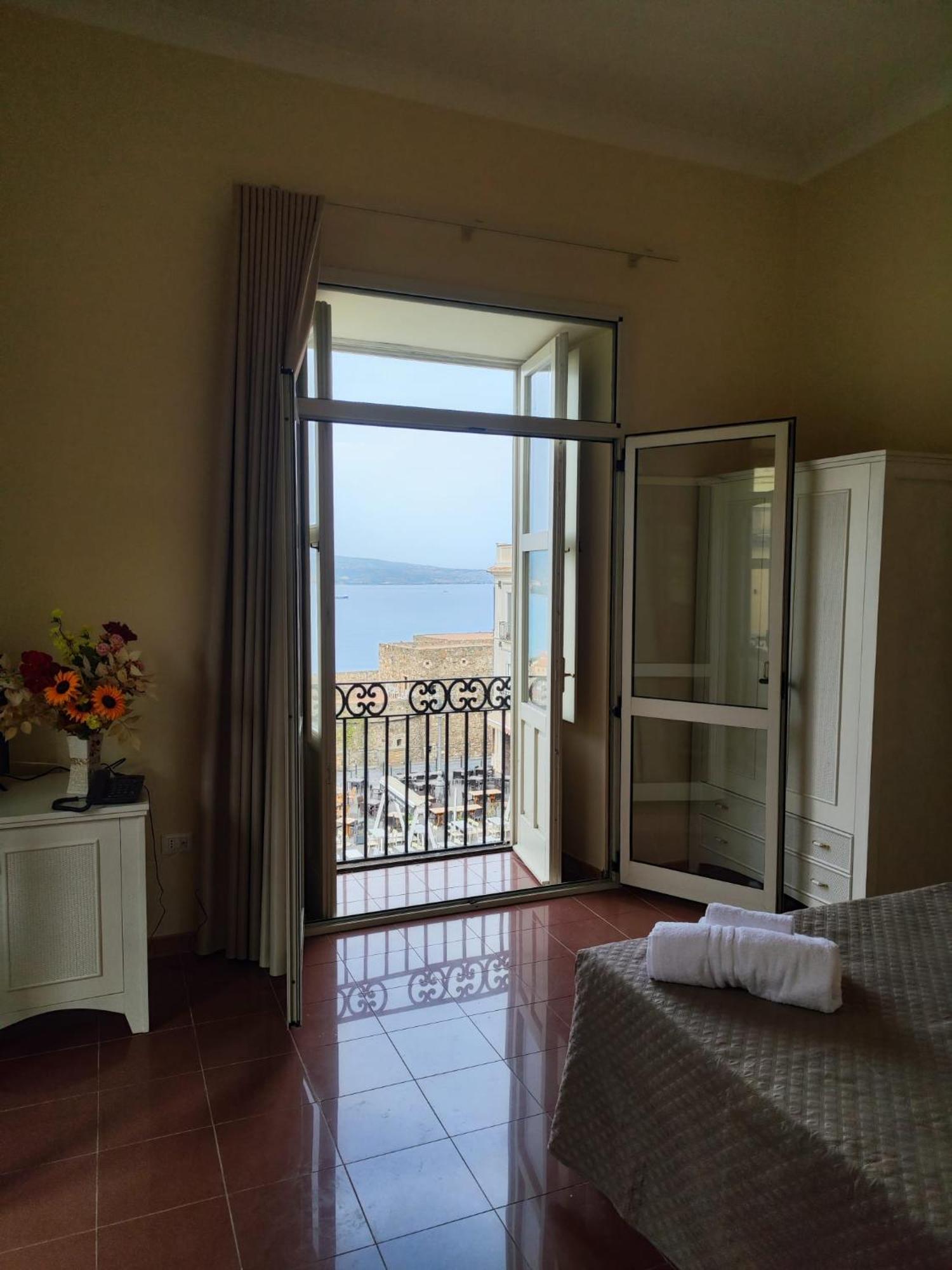 Hotel Della Piazza Pizzo Kültér fotó