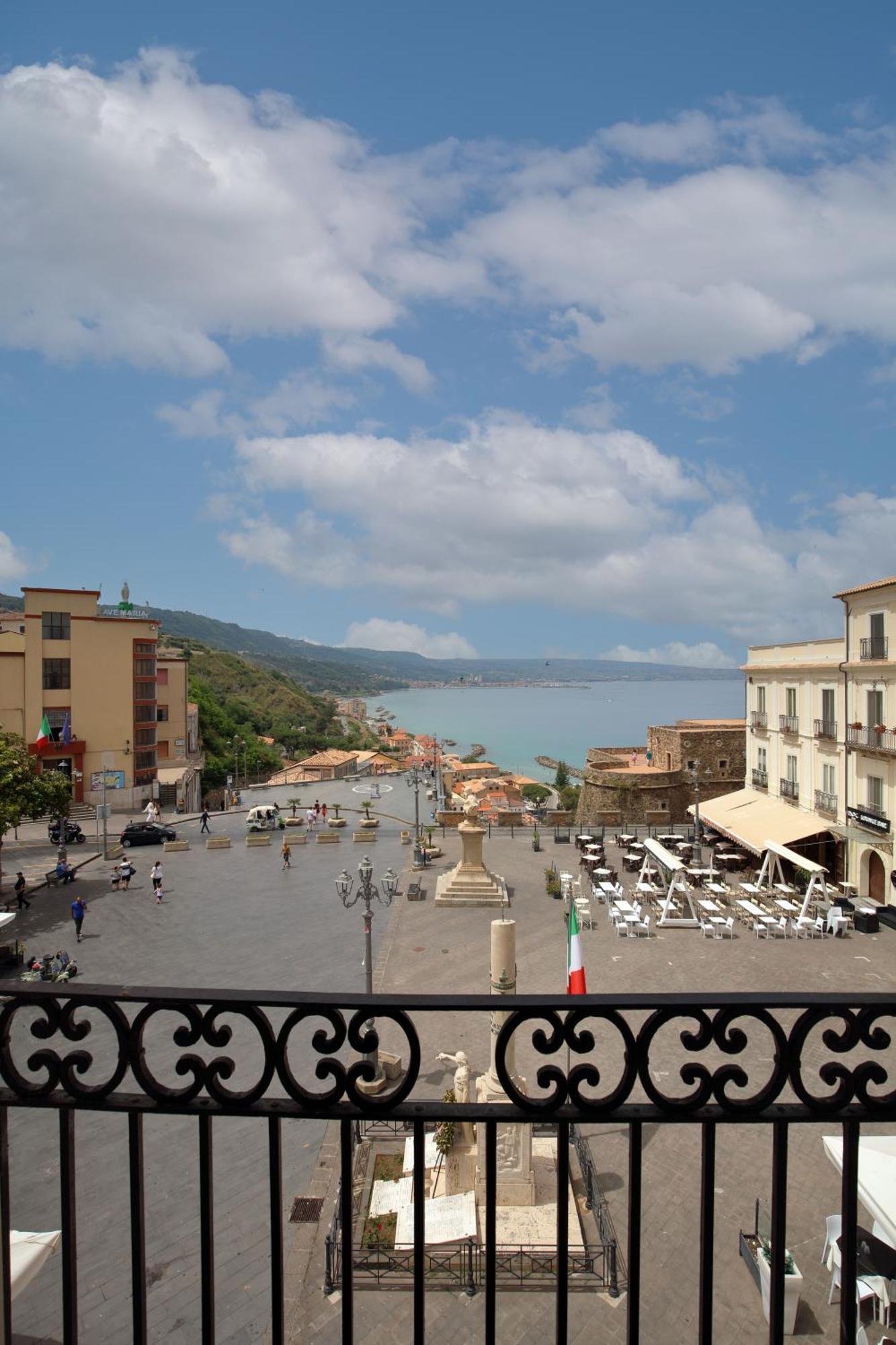 Hotel Della Piazza Pizzo Kültér fotó