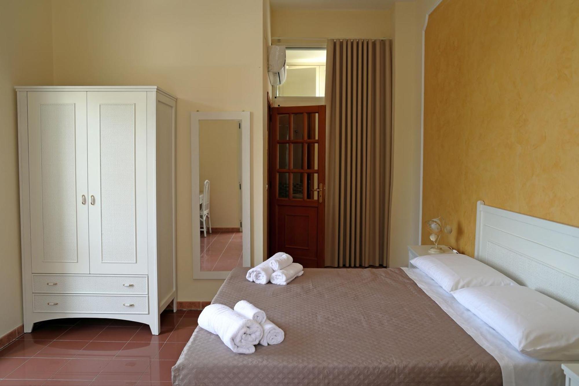 Hotel Della Piazza Pizzo Kültér fotó